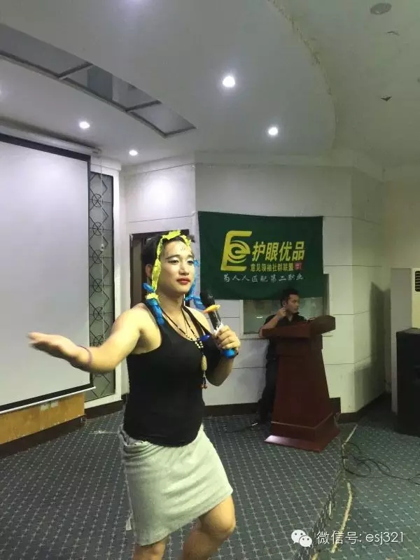 女扮男裝，不像？No、no、no我們很霸氣！