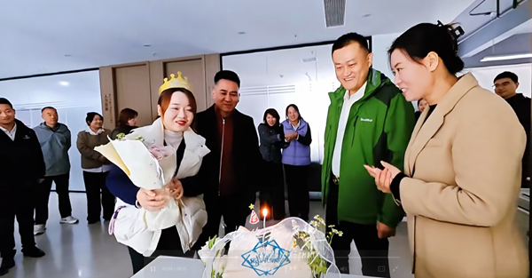 易家人，易起行，易輩子 | 易視界溫暖相伴，共赴最美青春時(shí)光